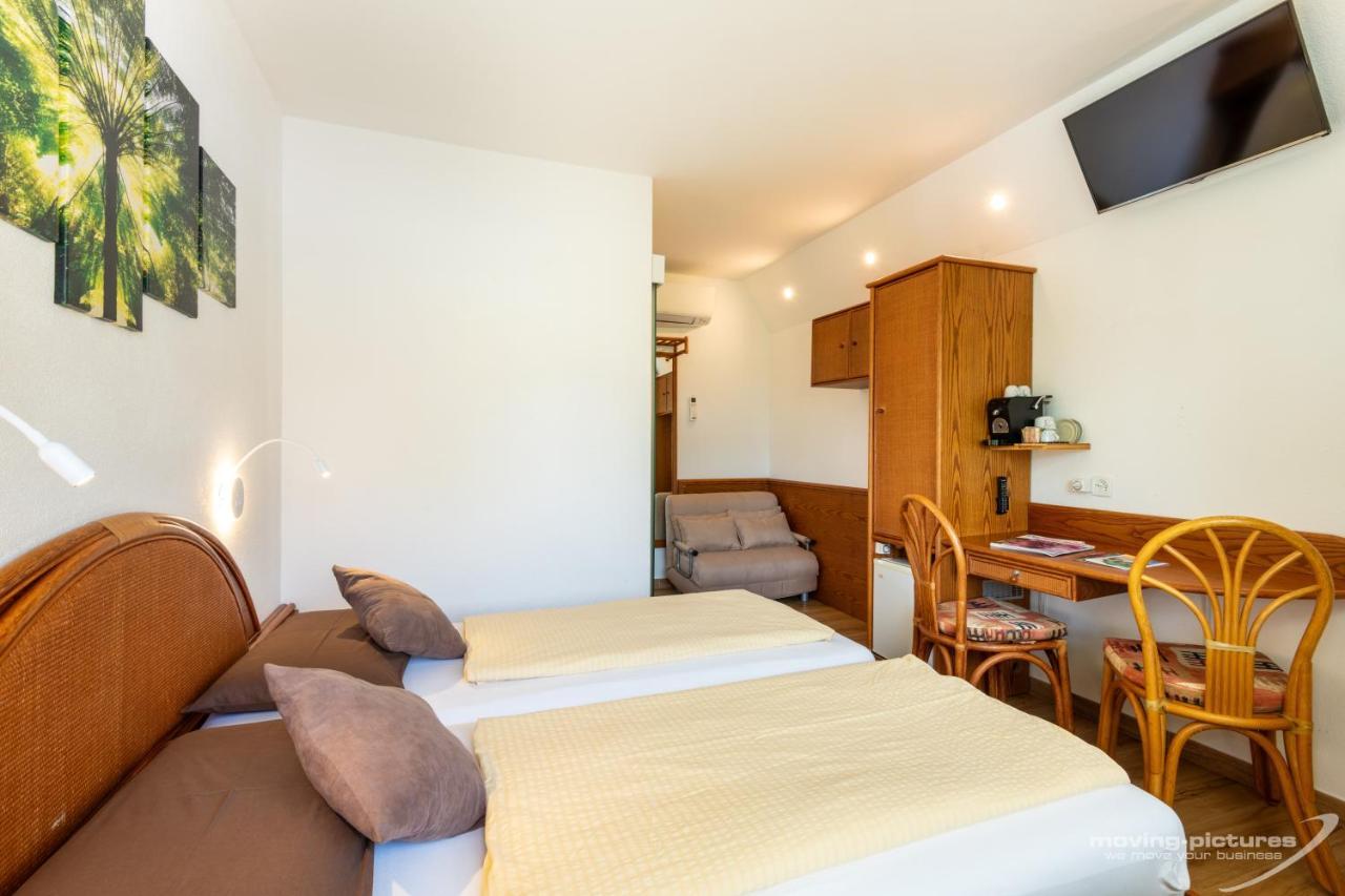 Bamboohouse Motel Riazzino Экстерьер фото